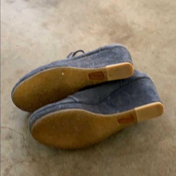 Clark’s blue suede wedge booties - Picture 4 of 5